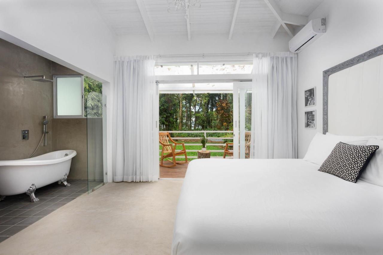 Gigi Brown Villa Frida Beachfront Puerto Viejo de Talamanca Luaran gambar