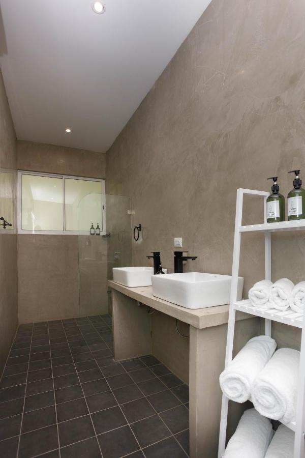 Gigi Brown Villa Frida Beachfront Puerto Viejo de Talamanca Luaran gambar