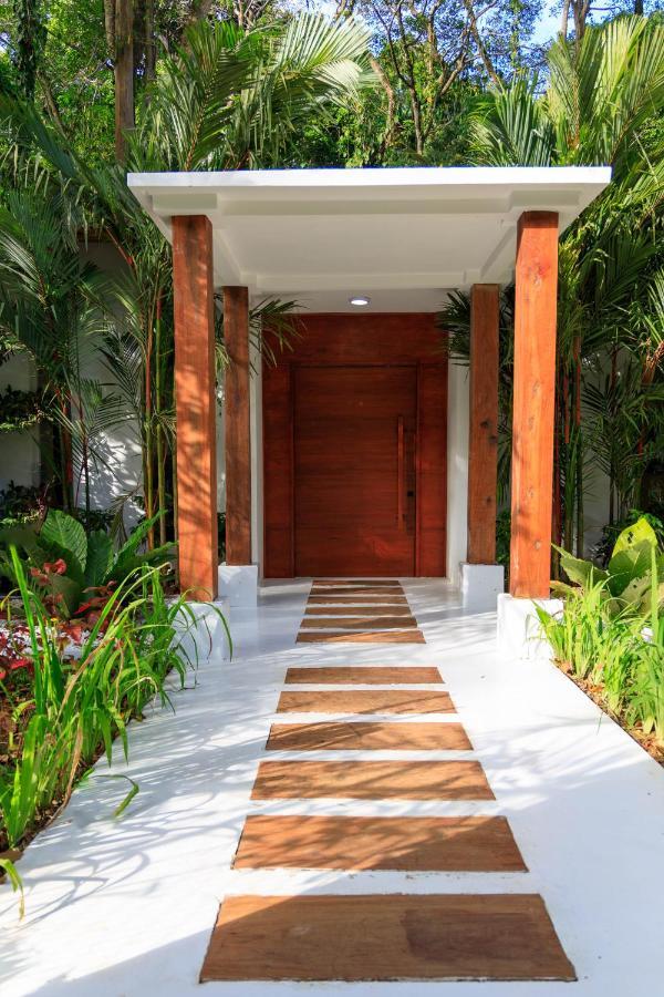 Gigi Brown Villa Frida Beachfront Puerto Viejo de Talamanca Luaran gambar