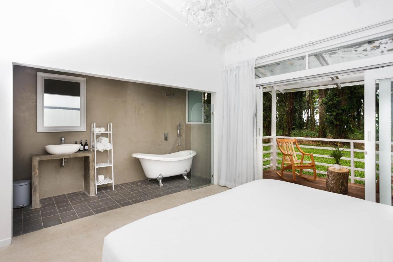 Gigi Brown Villa Frida Beachfront Puerto Viejo de Talamanca Luaran gambar